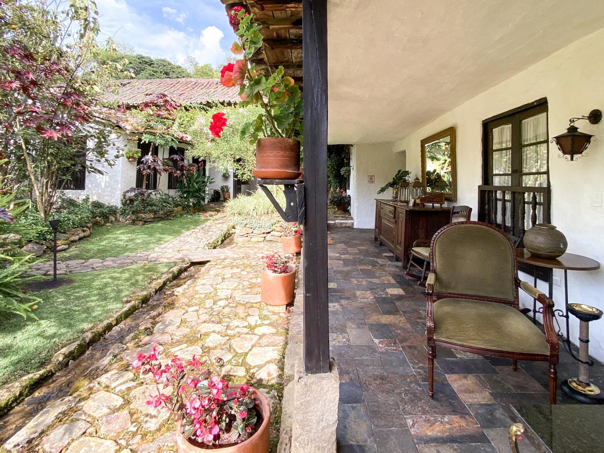 Hotel Hacienda Baza Tibana エクステリア 写真